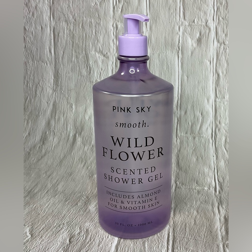 NWB Tik Tok Sensation Pink Sky smooth, Wild Flower Scented Shower Gel